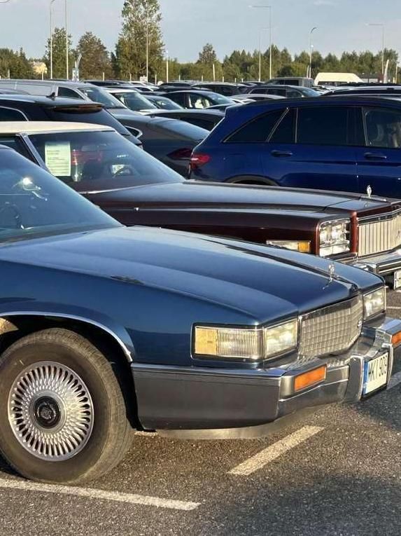 Cadillac DeVille | 19