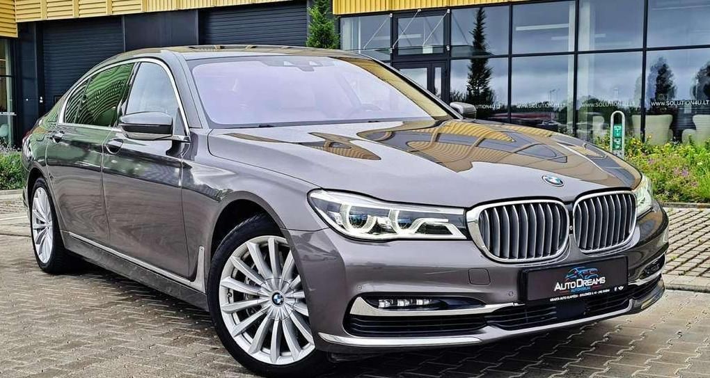BMW 750 | 1