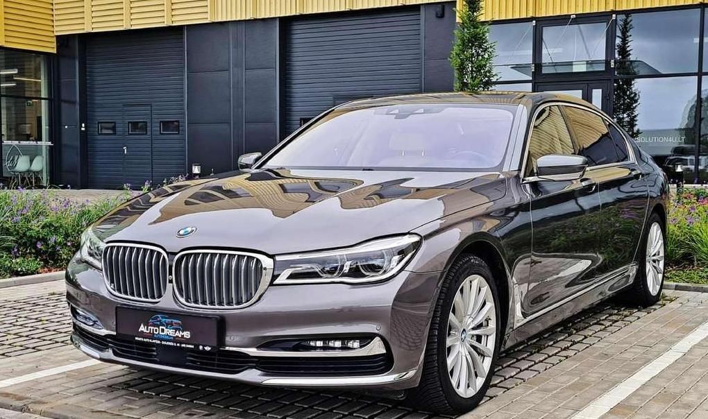 BMW 750 | 2
