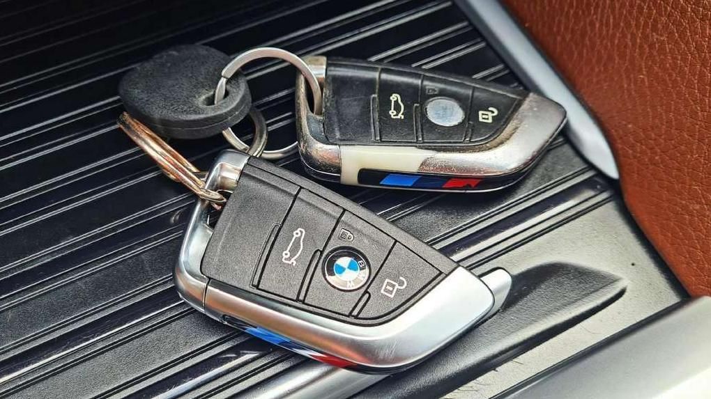 BMW 750 | 29