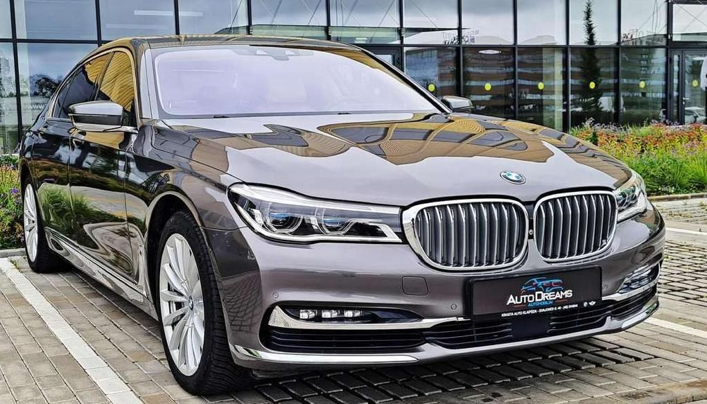 BMW 750 | 4