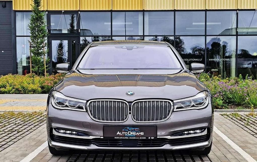 BMW 750 | 3