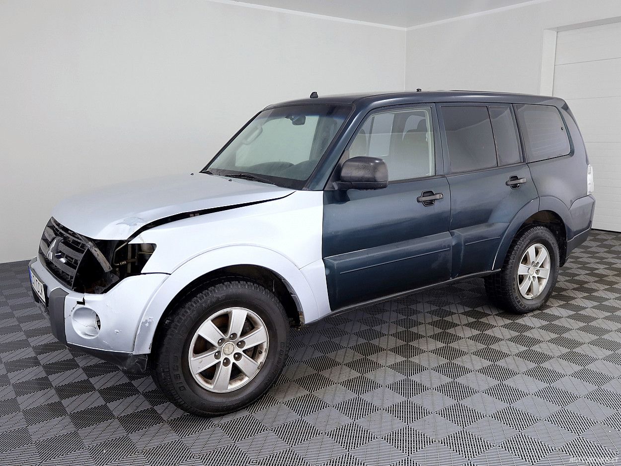 Mitsubishi Pajero | 1