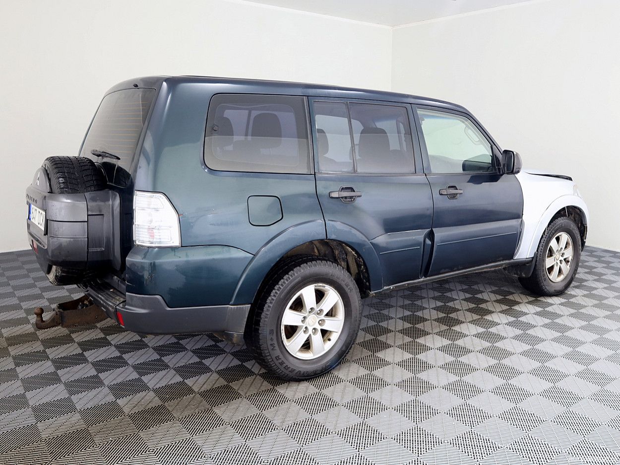 Mitsubishi Pajero | 2