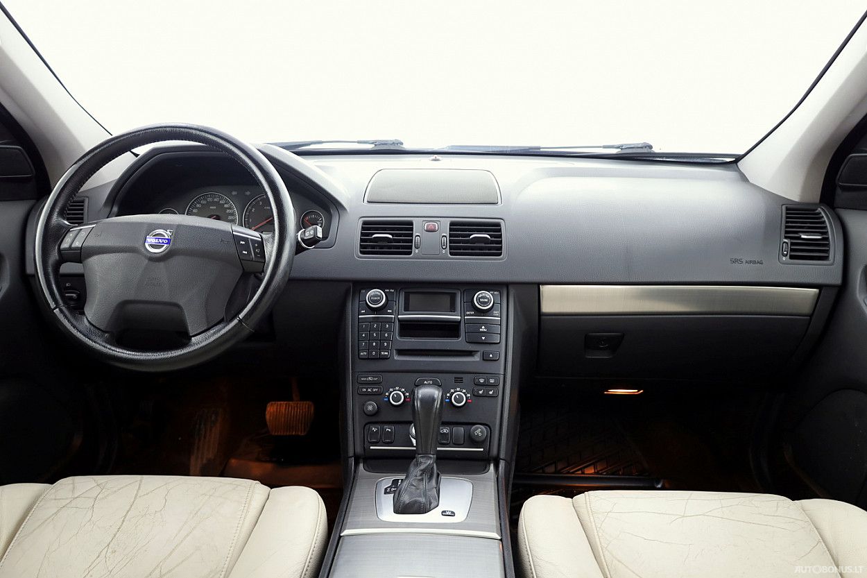 Volvo XC90 | 4