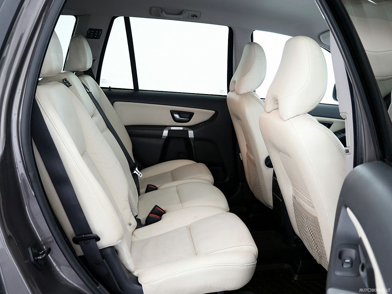 Volvo XC90 | 6