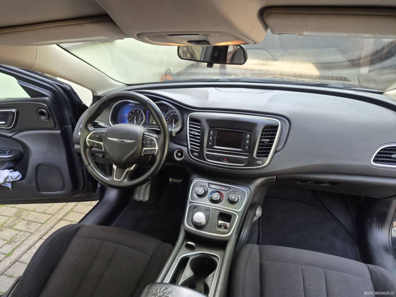 Chrysler 200 | 11