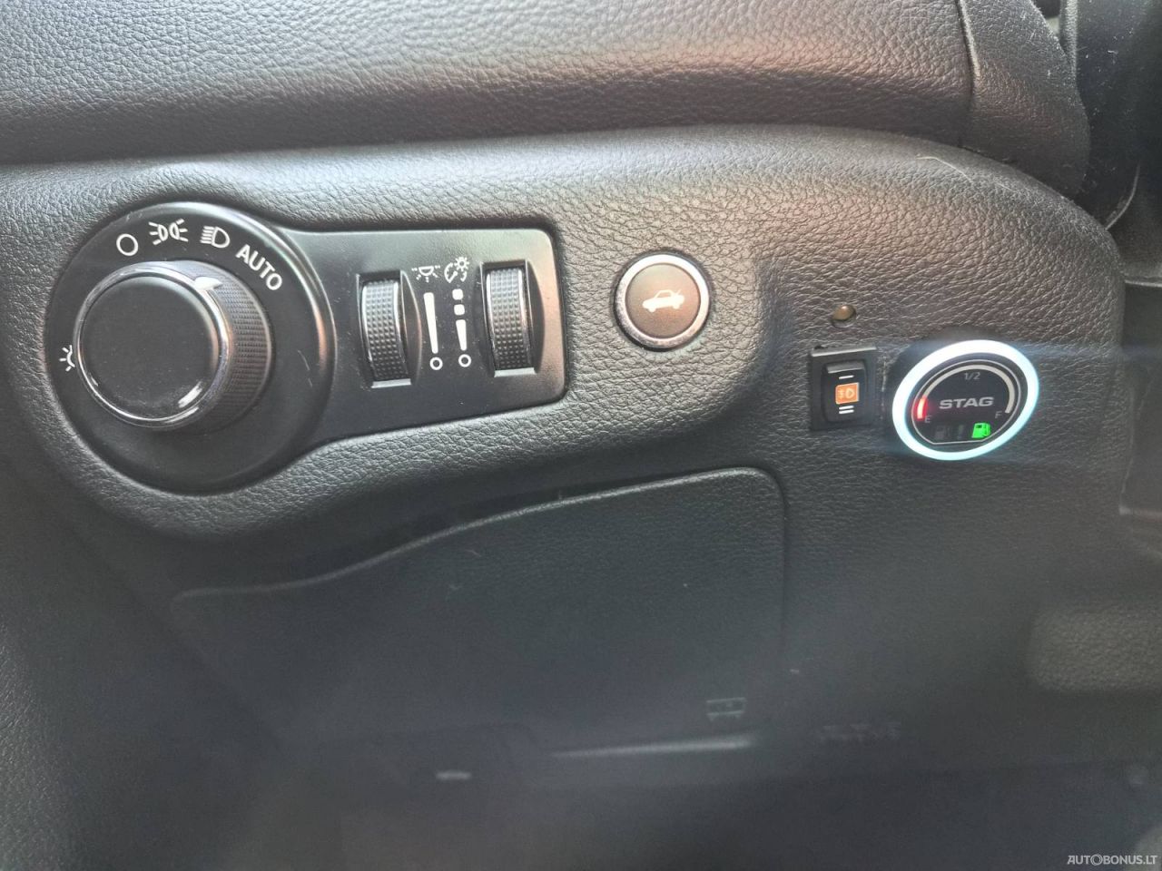 Chrysler 200 | 15