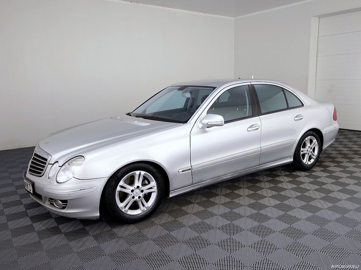 Mercedes-Benz E220 | 1