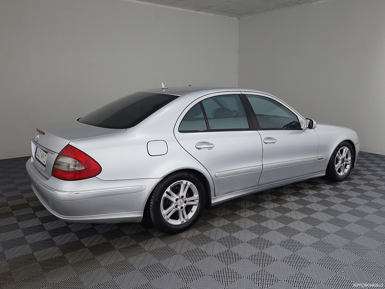 Mercedes-Benz E220 | 2