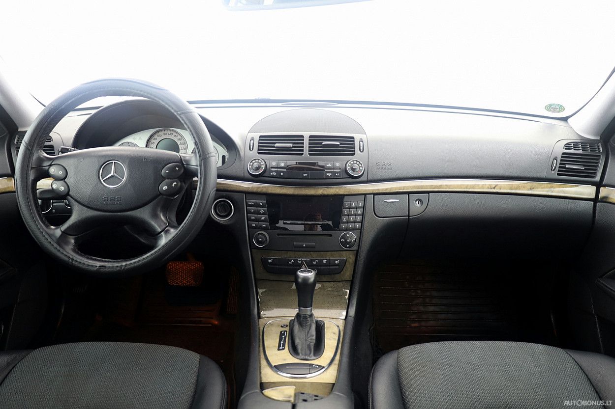 Mercedes-Benz E220 | 4