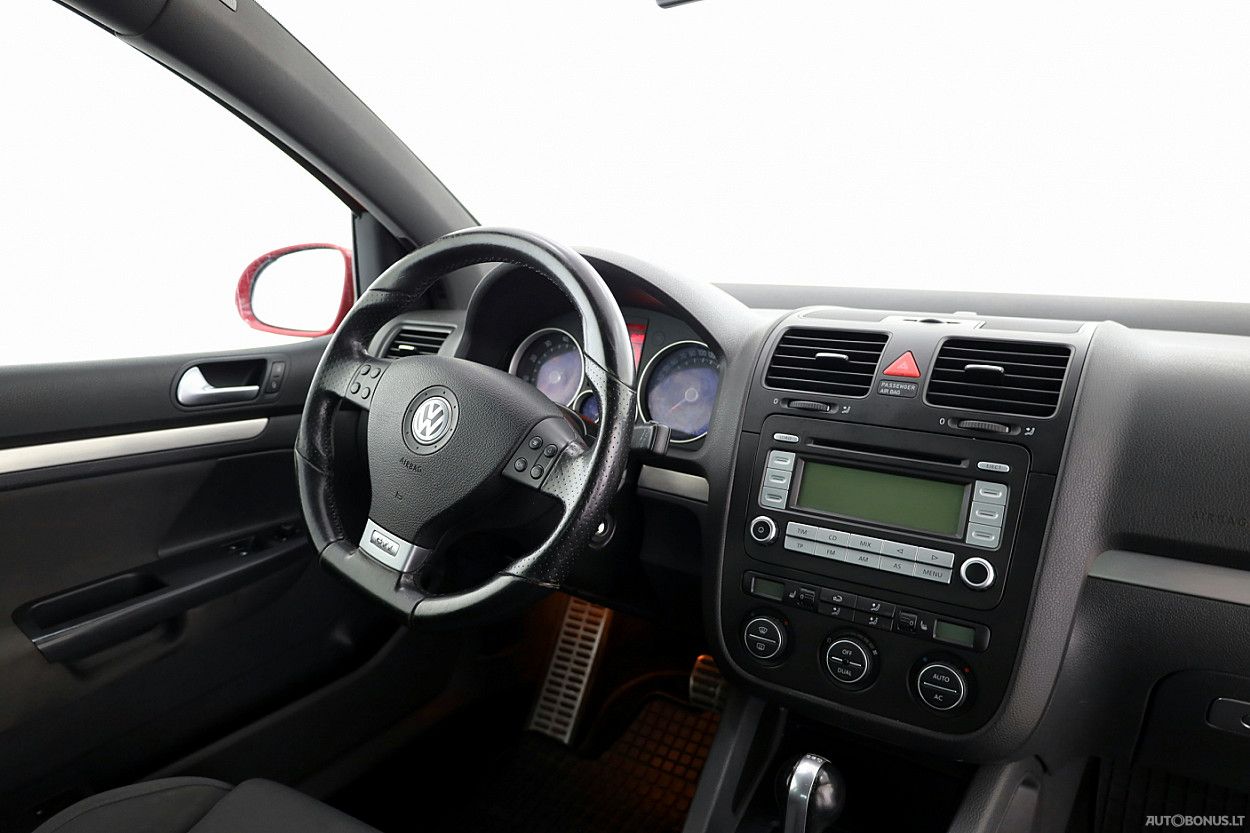 Volkswagen Golf | 4