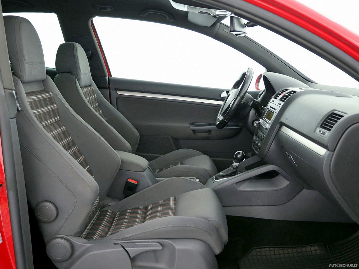 Volkswagen Golf | 5