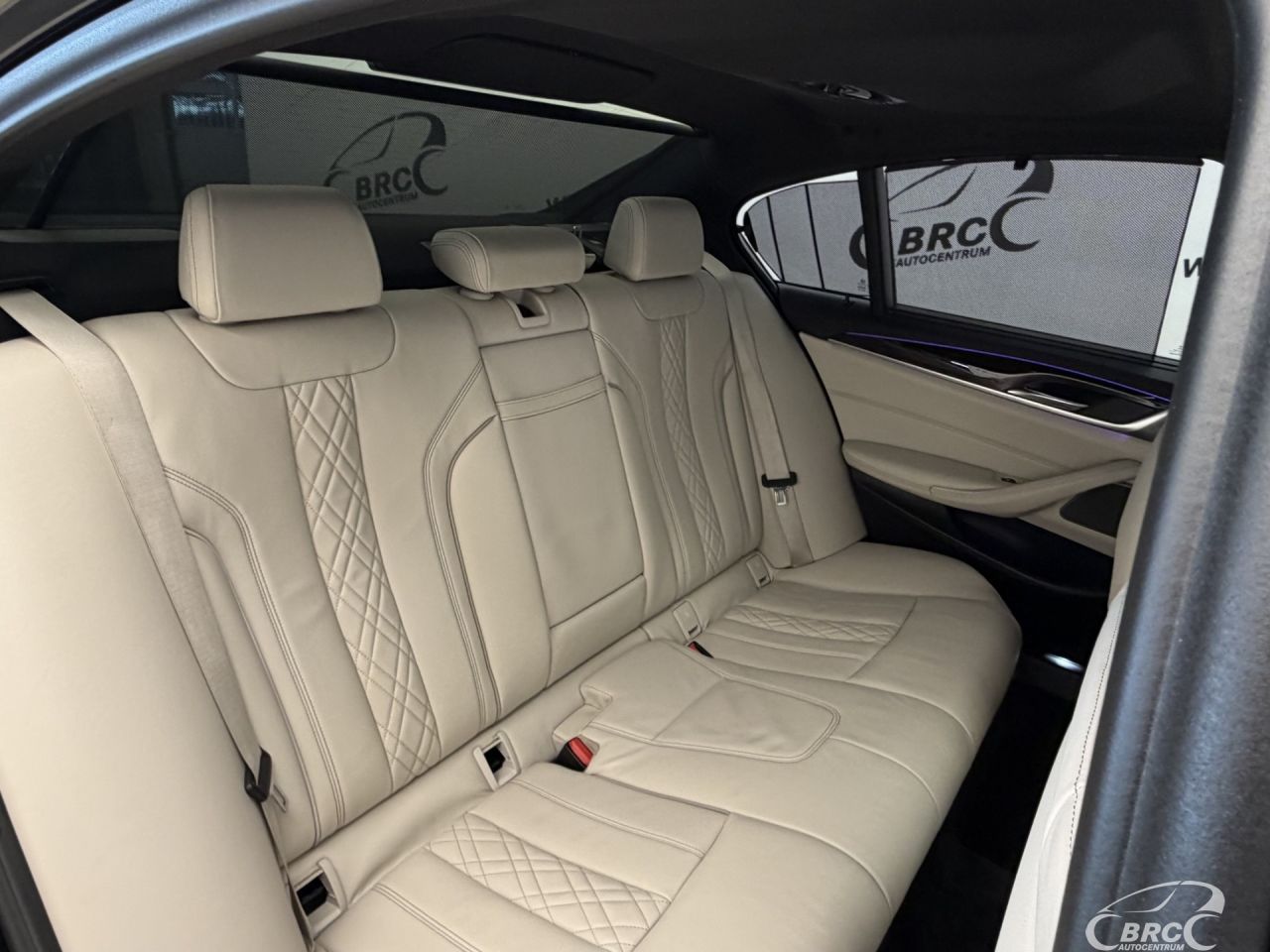BMW M550 | 12