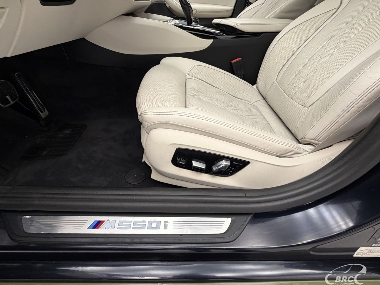 BMW M550 | 23