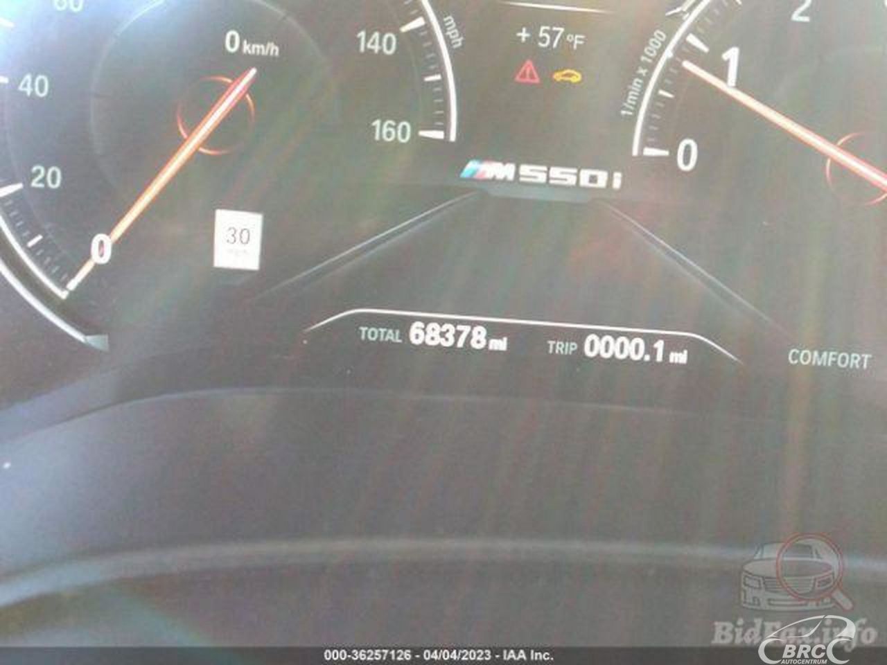 BMW M550 | 64