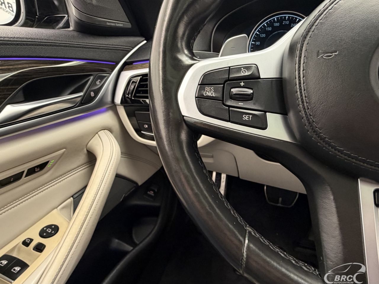 BMW M550 | 32