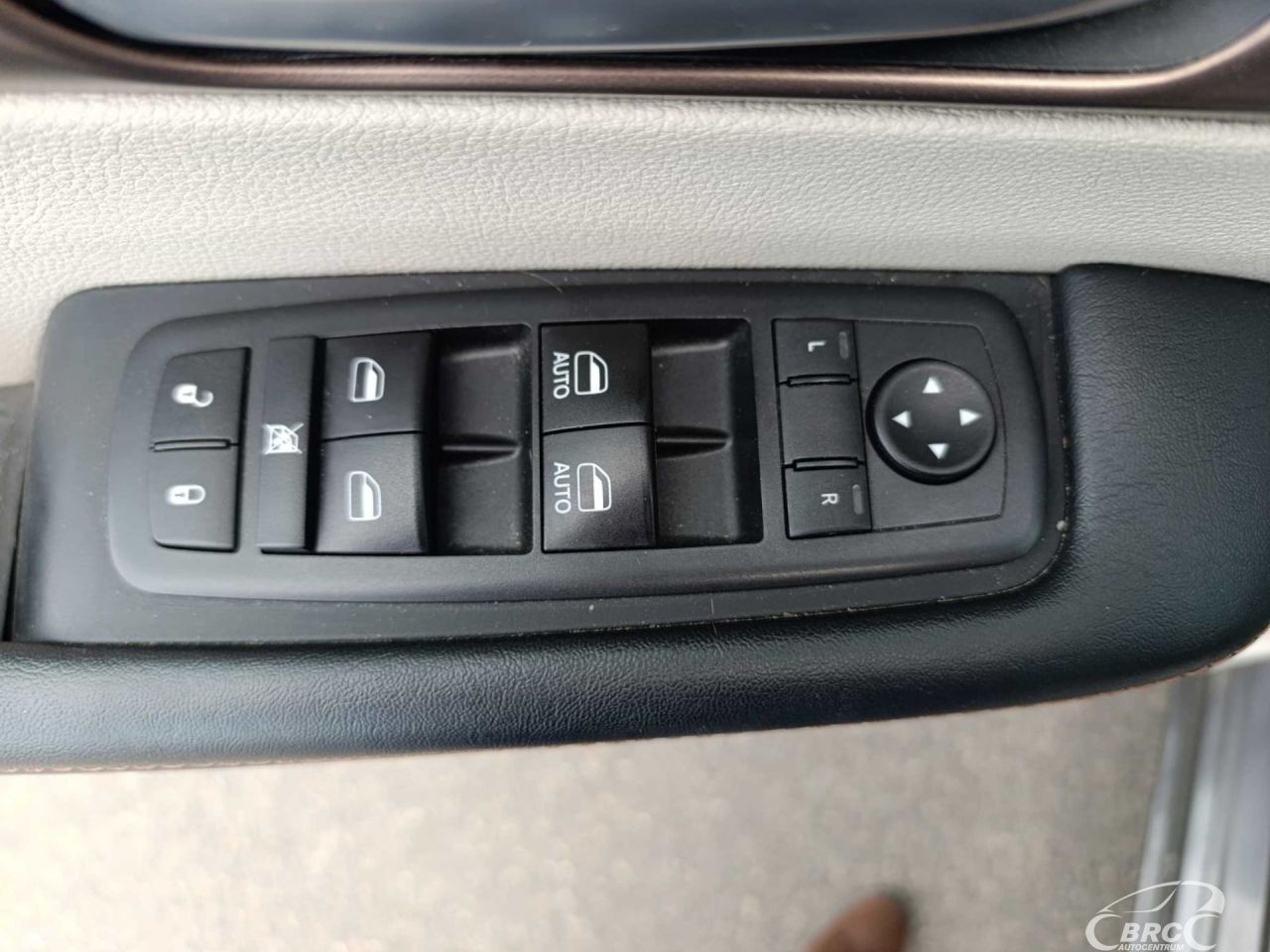 Chrysler Pacifica | 11