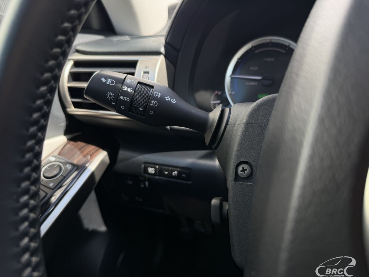 Lexus IS 300h | 25