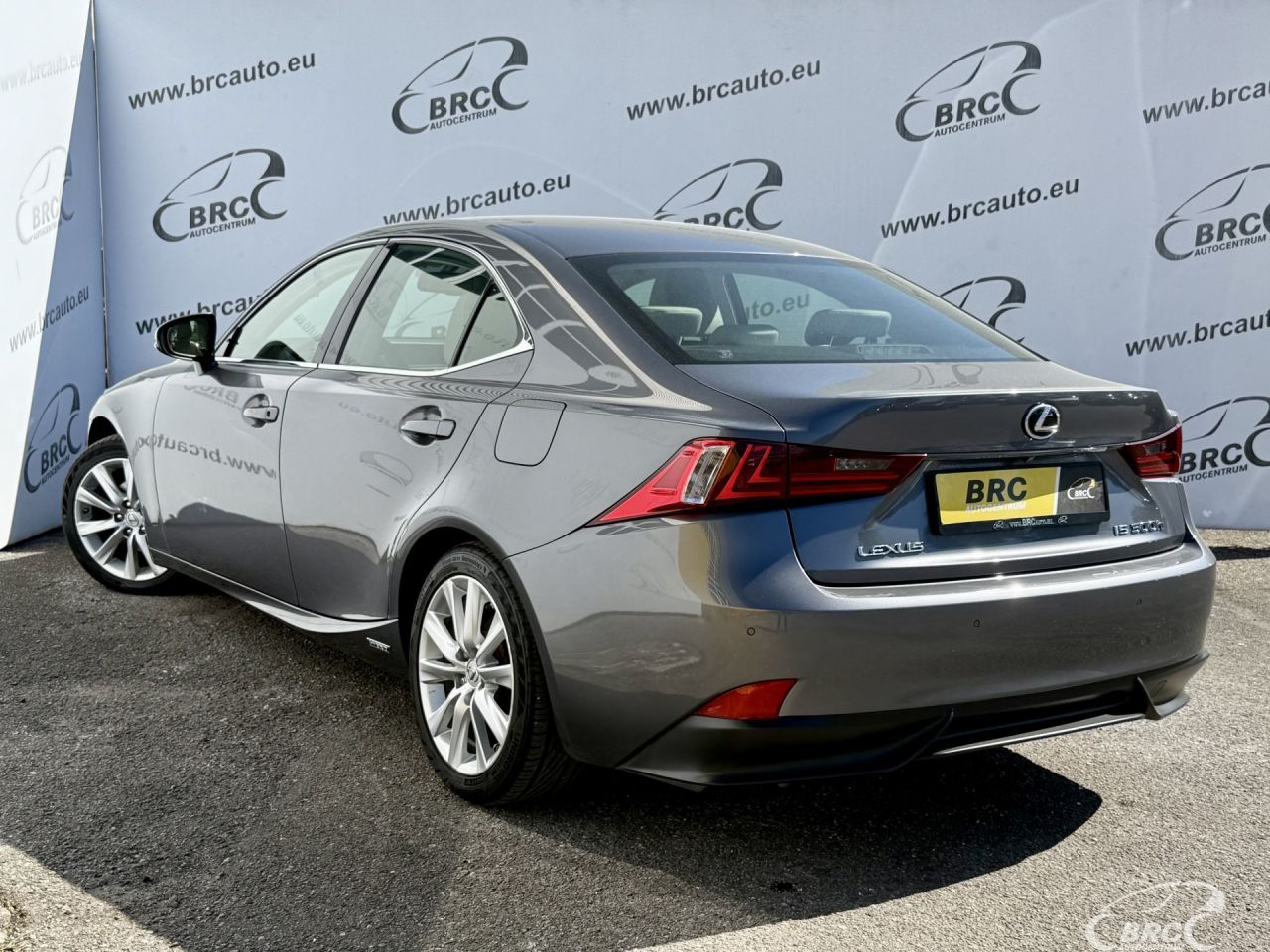 Lexus IS 300h | 38