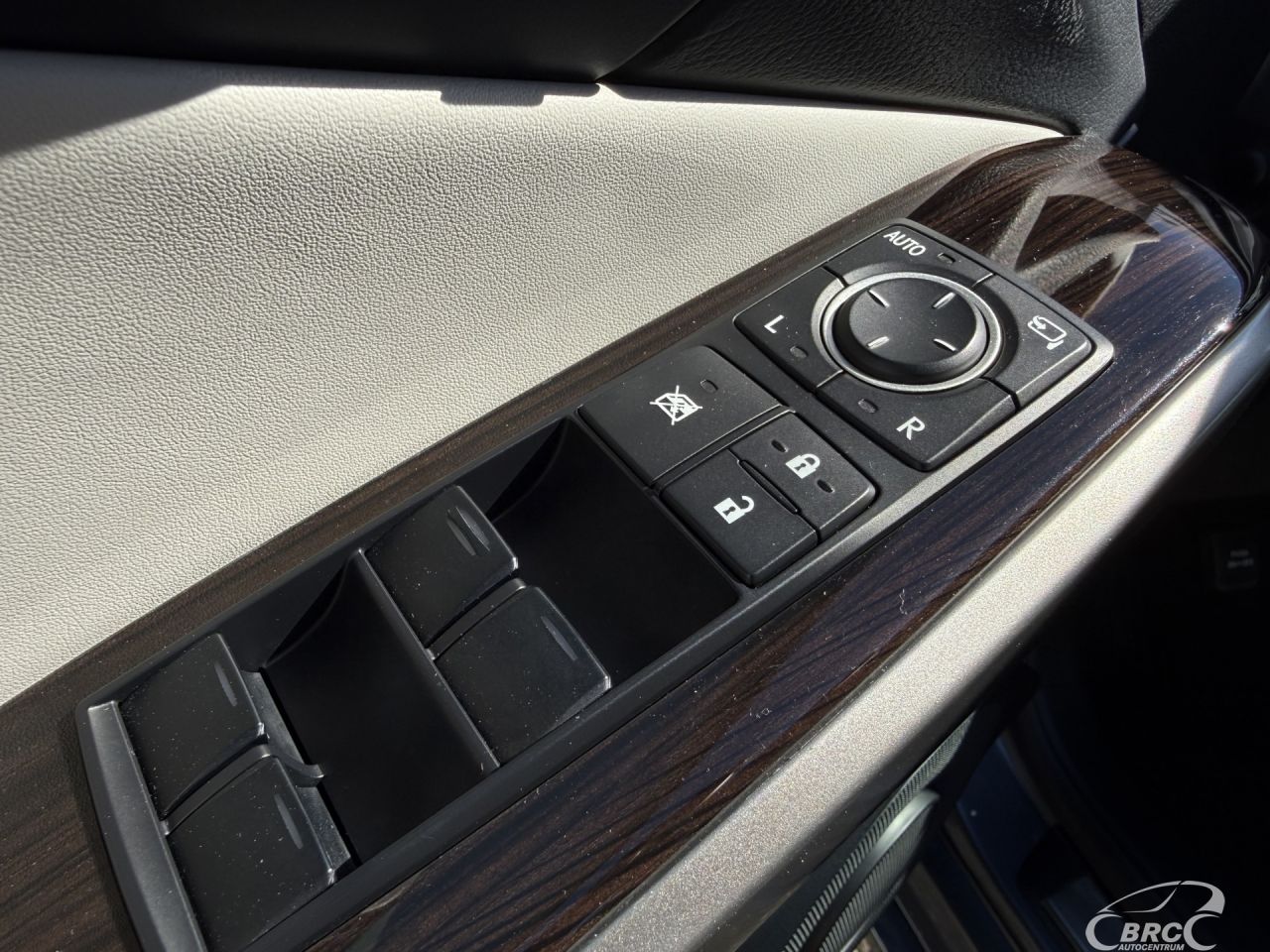Lexus IS 300h | 17