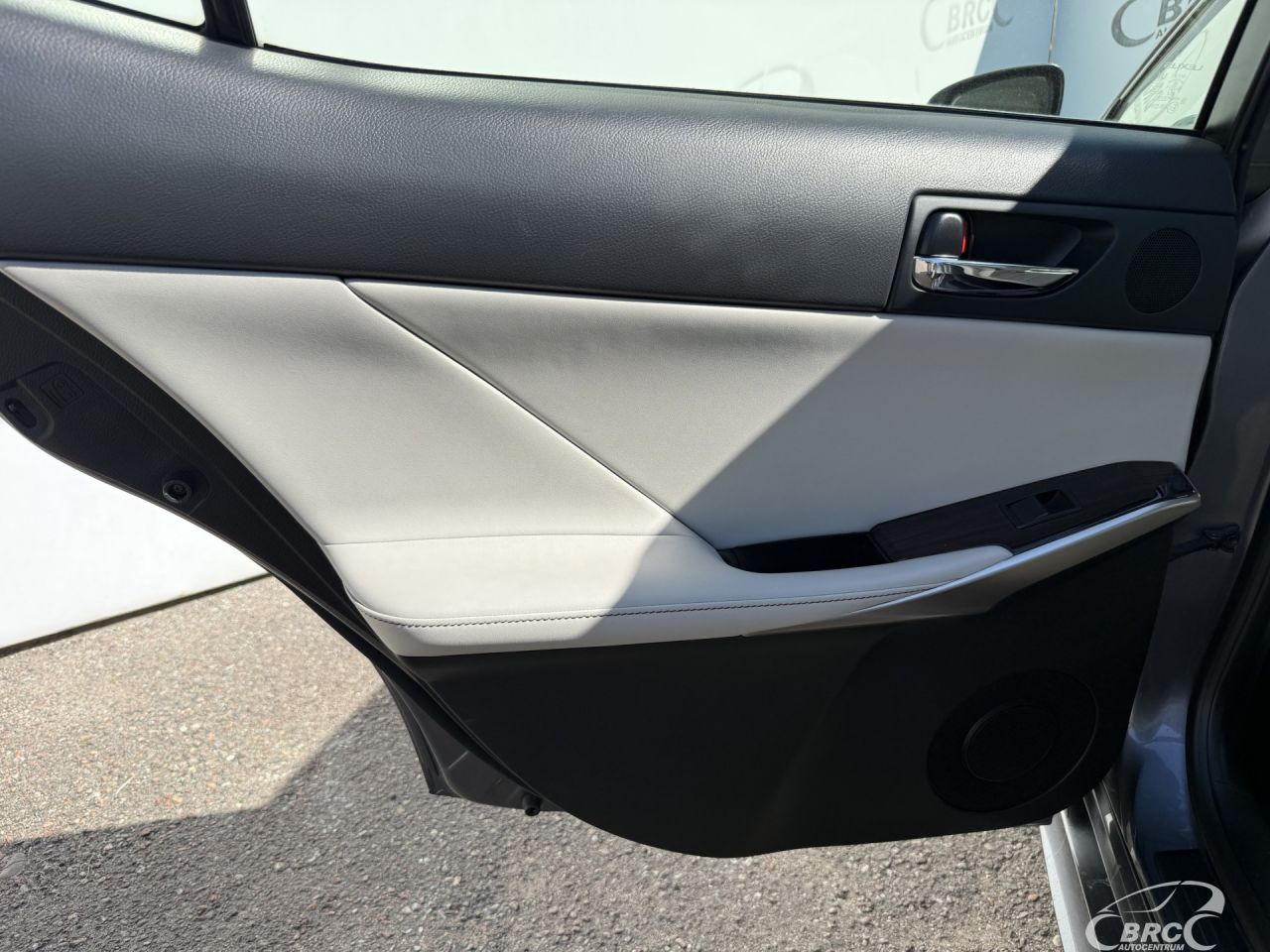 Lexus IS 300h | 13