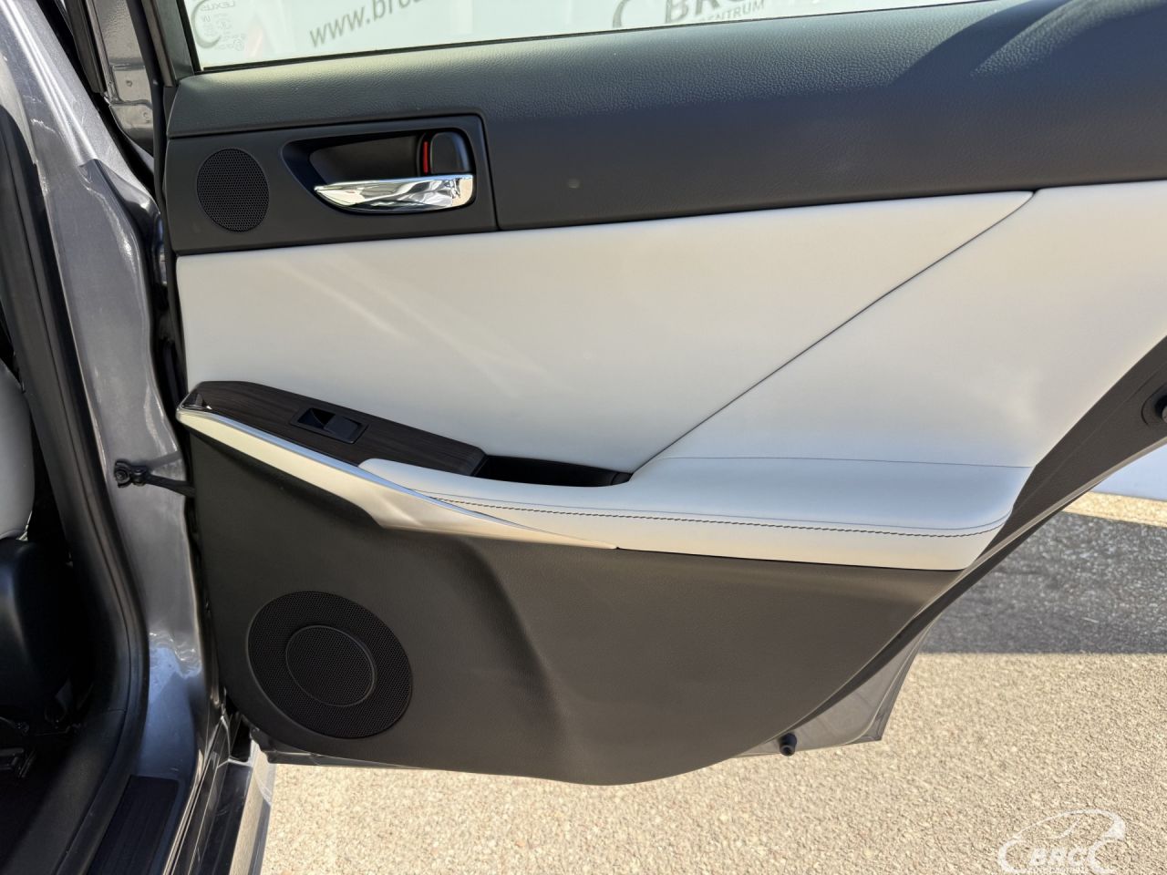 Lexus IS 300h | 10