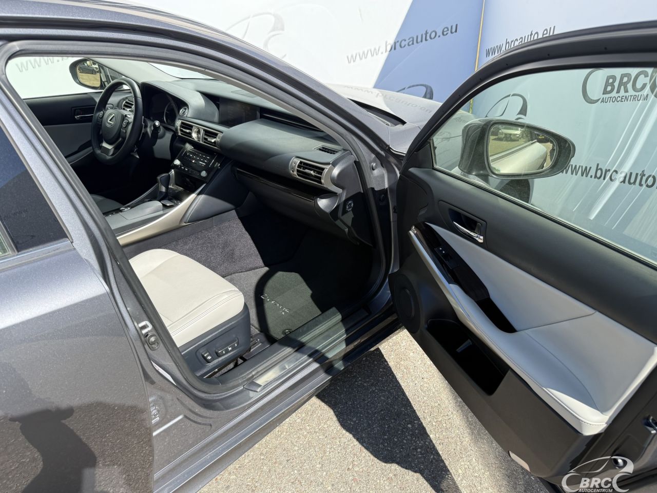 Lexus IS 300h | 5