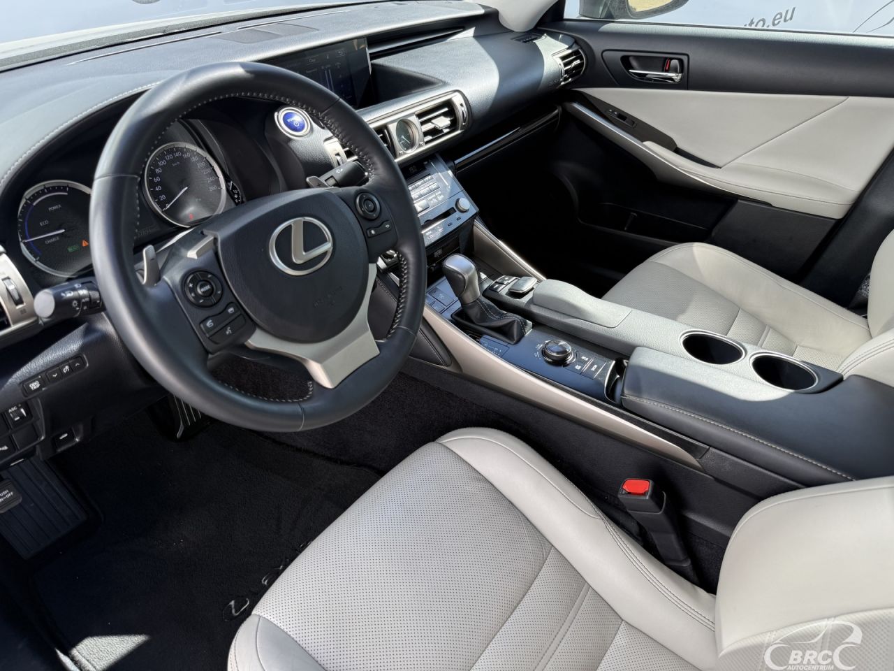 Lexus IS 300h | 19