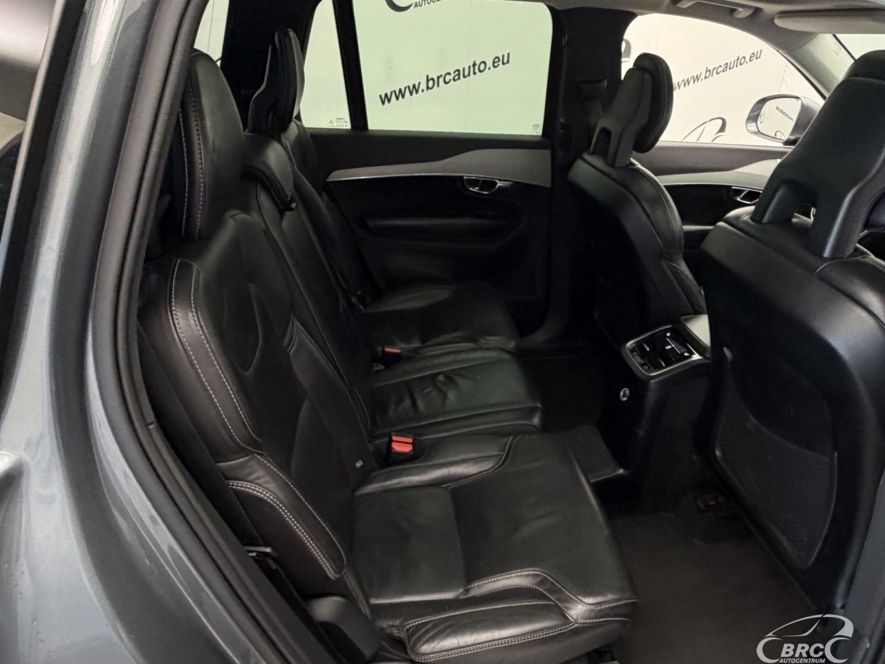 Volvo XC90 | 10