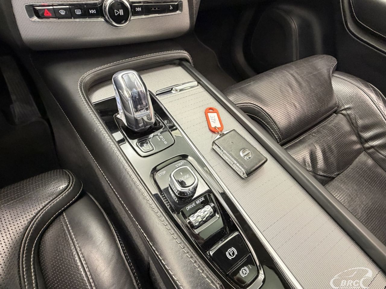 Volvo XC90 | 42