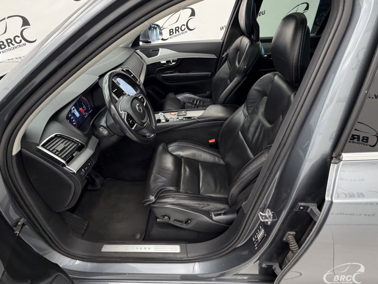 Volvo XC90 | 18