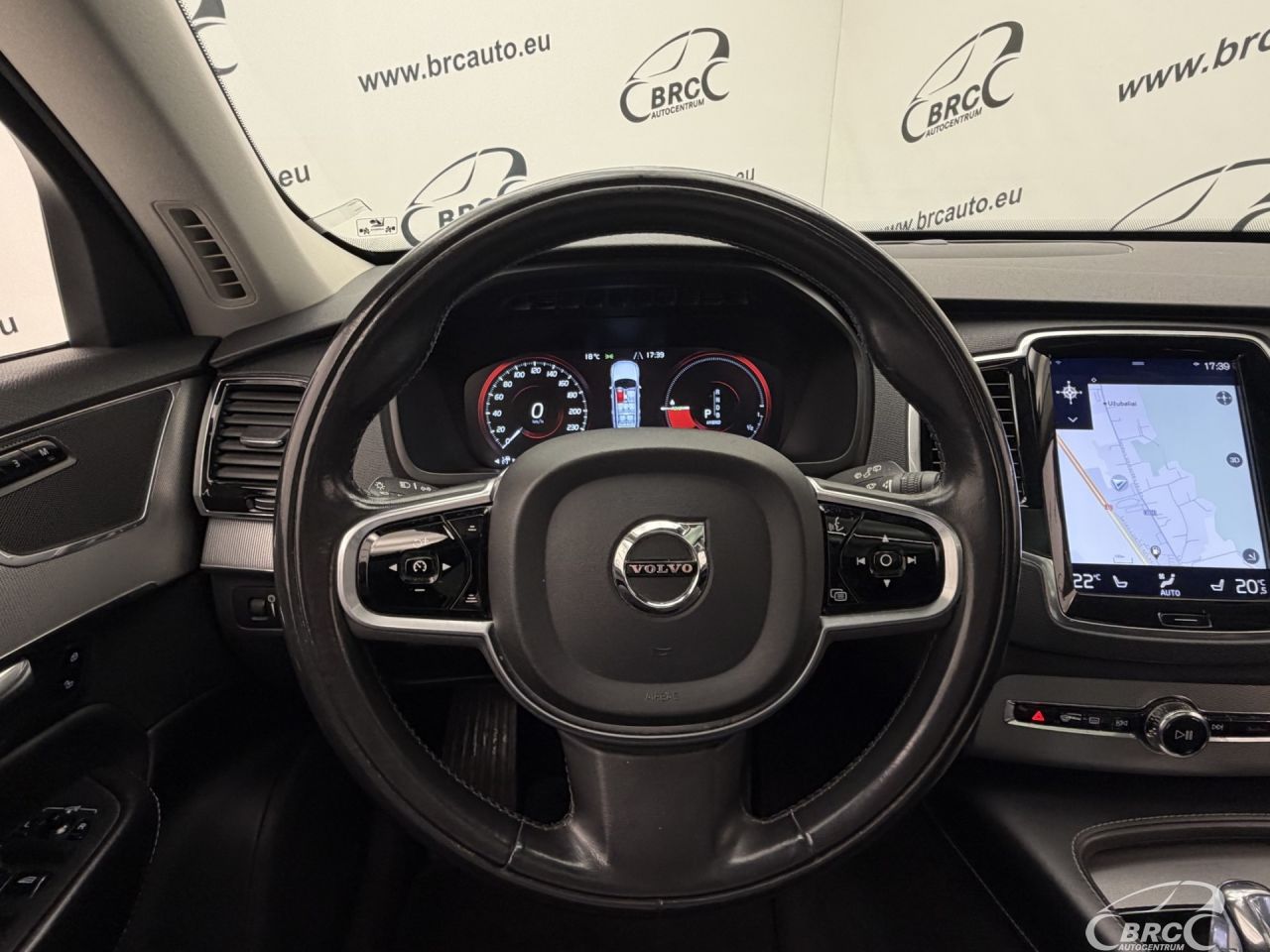 Volvo XC90 | 30