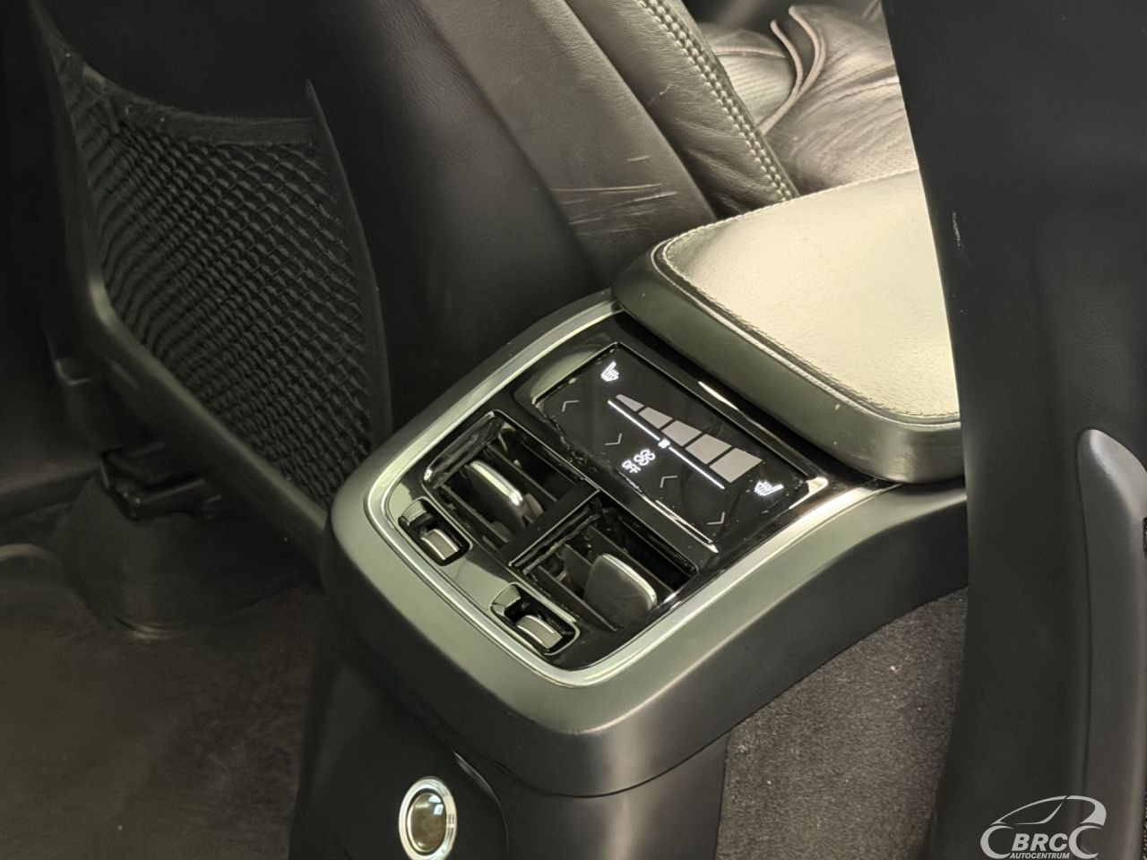 Volvo XC90 | 14