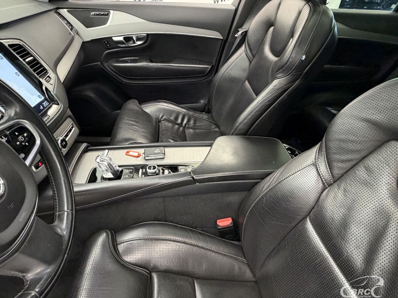 Volvo XC90 | 25