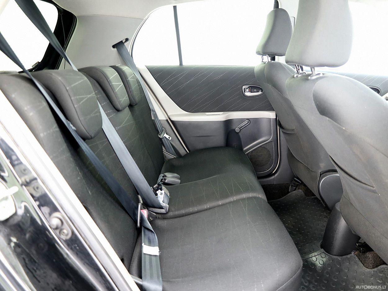 Toyota Yaris | 6