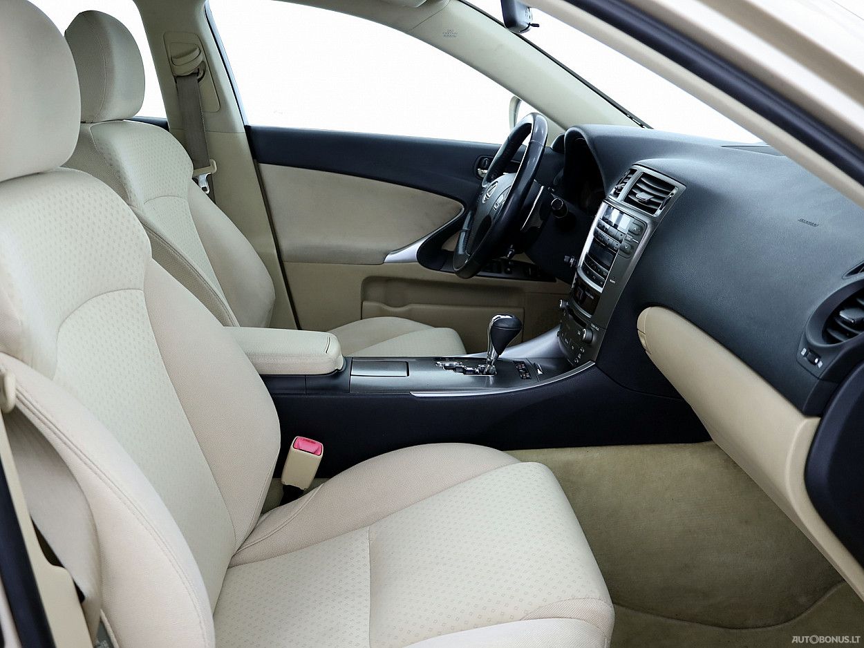 Lexus IS 250 | 5