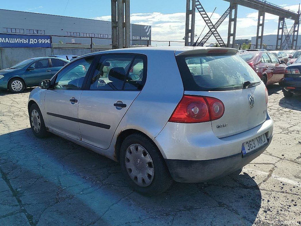 Volkswagen Golf | 3