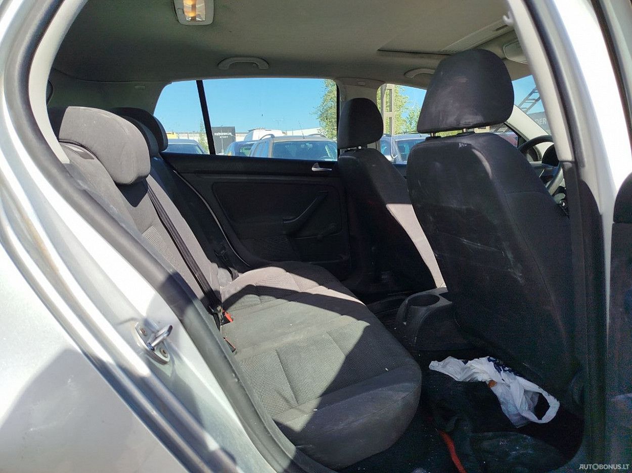 Volkswagen Golf | 5