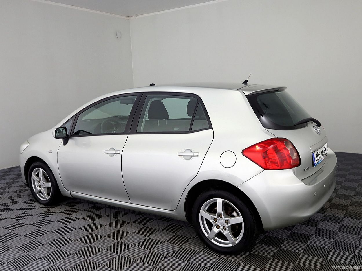 Toyota Auris | 3