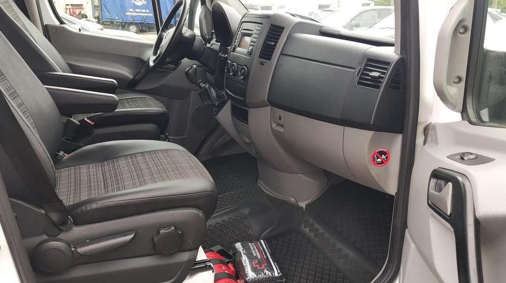 Mercedes-Benz Sprinter | 11
