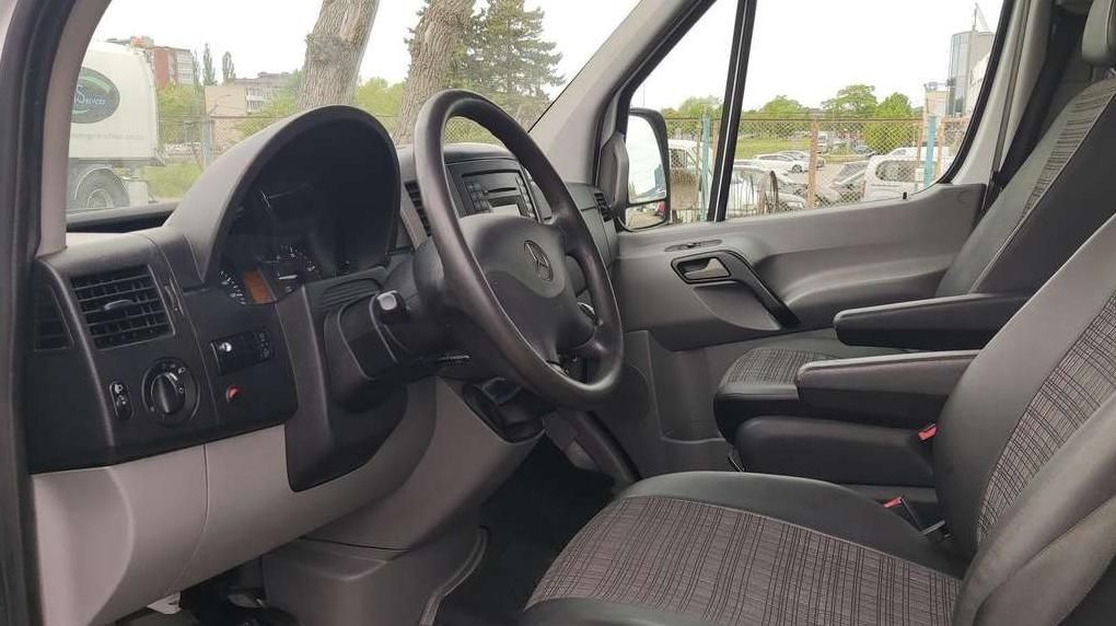 Mercedes-Benz Sprinter | 9