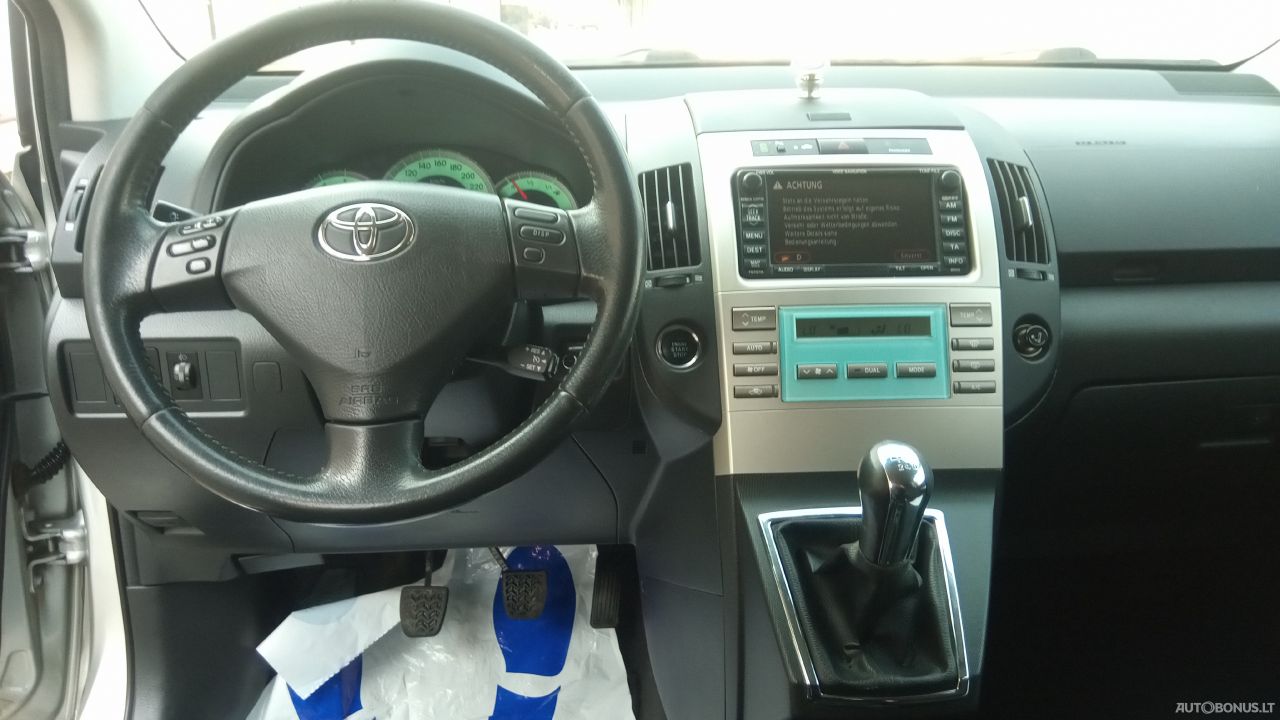Toyota Corolla Verso | 8