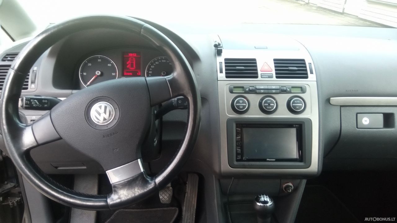 Volkswagen Touran | 6