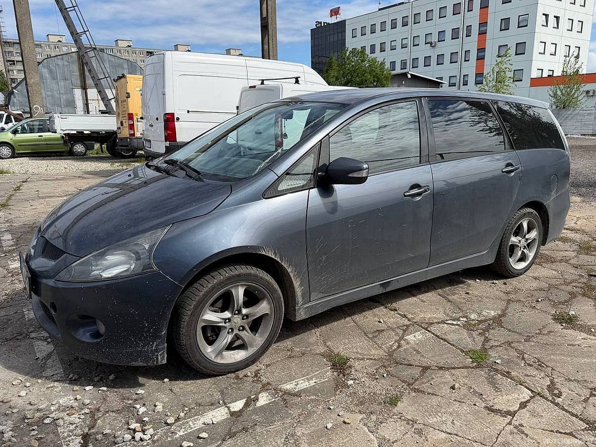 Mitsubishi Grandis | 1