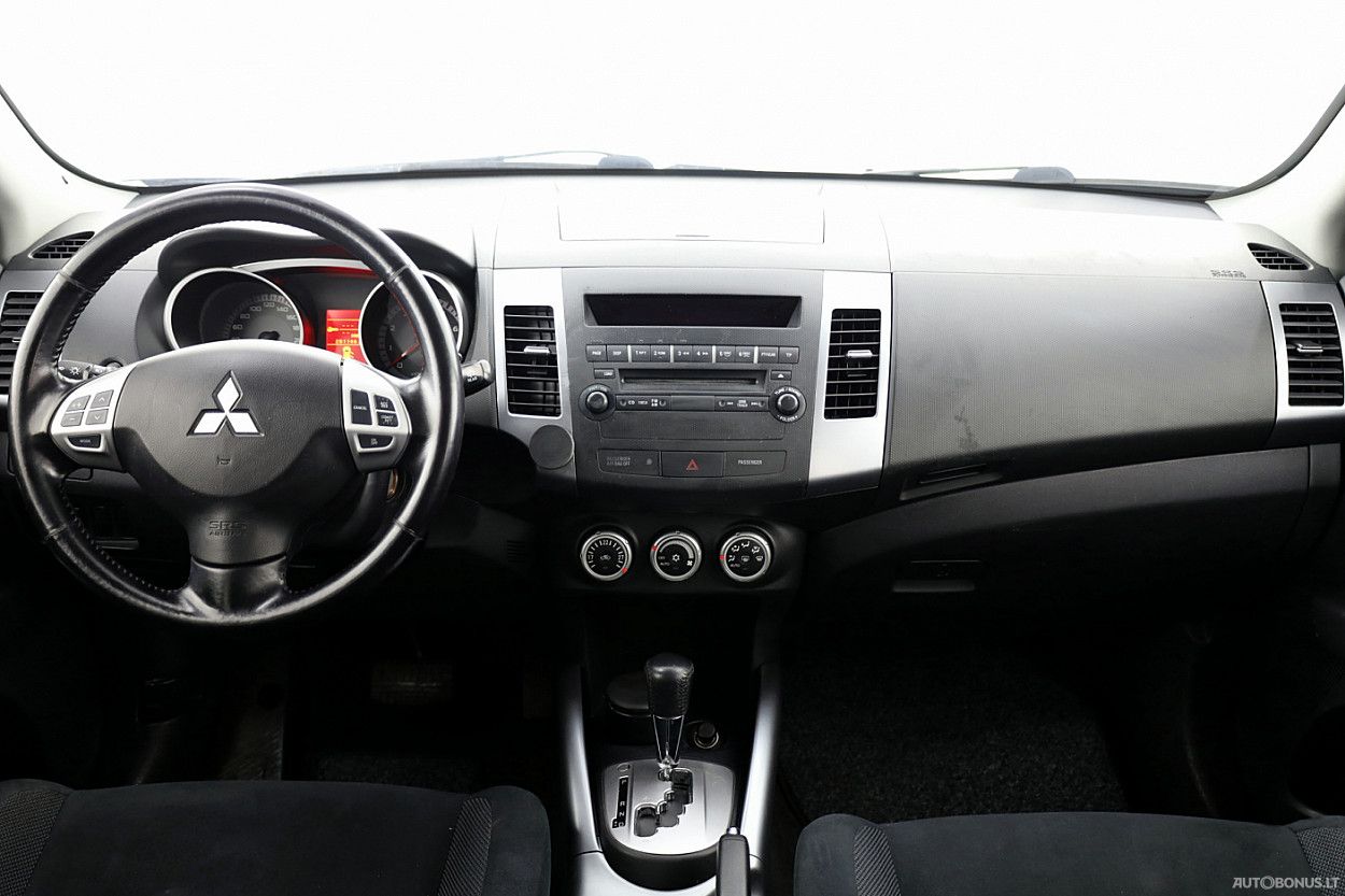 Mitsubishi Outlander | 4