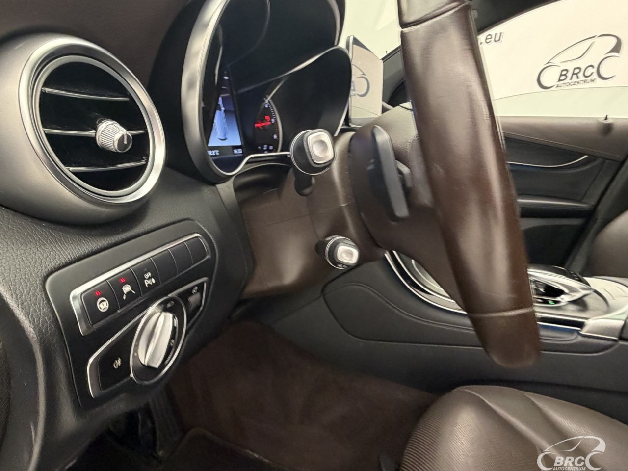 Mercedes-Benz GLC350 | 27