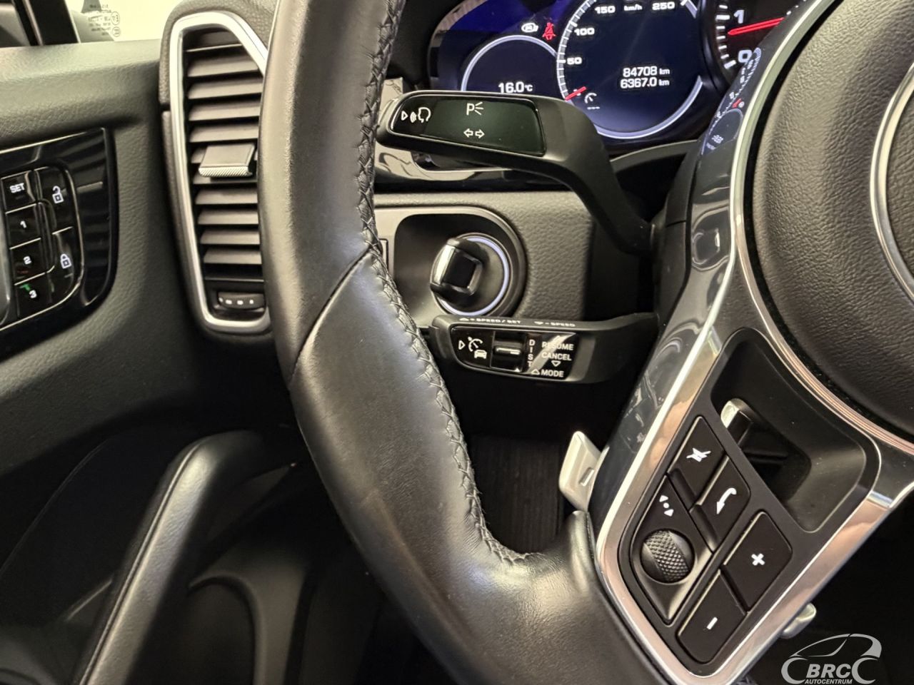 Porsche Cayenne | 32