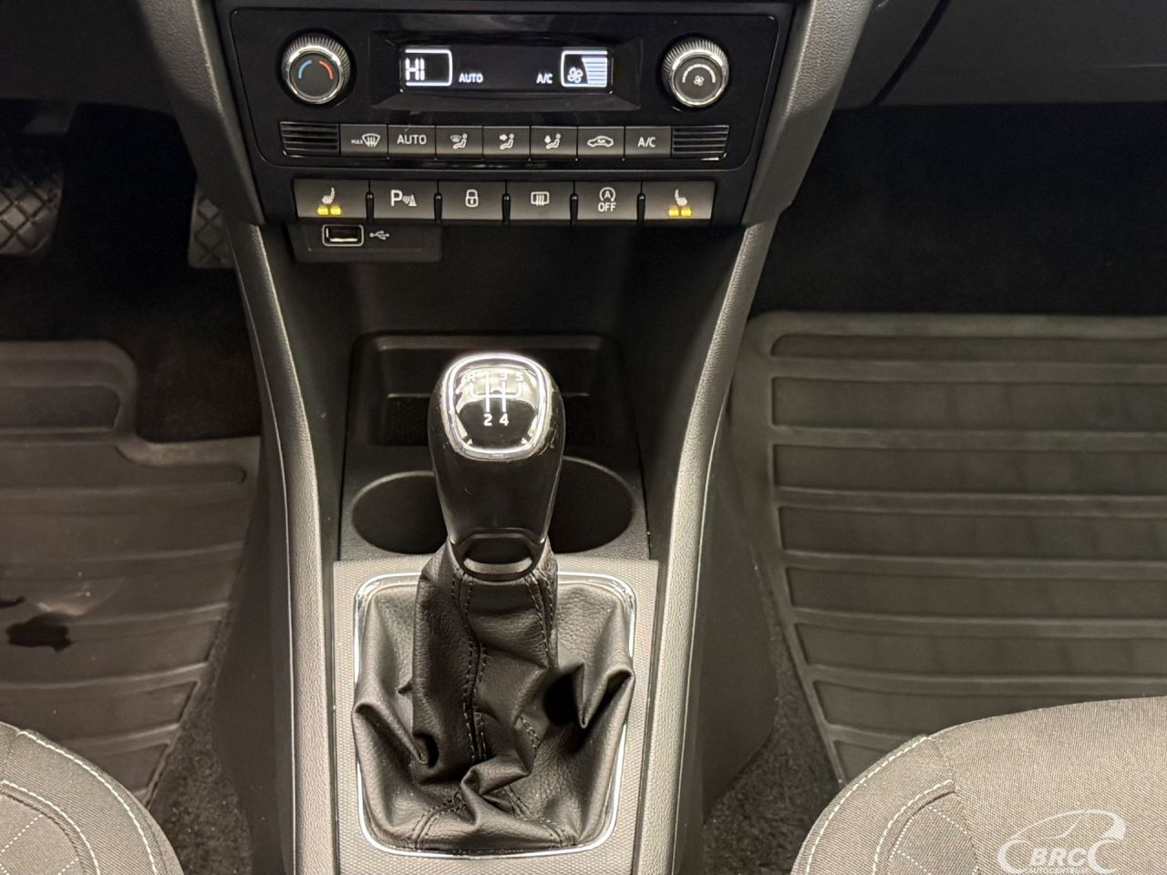 Skoda Rapid | 14