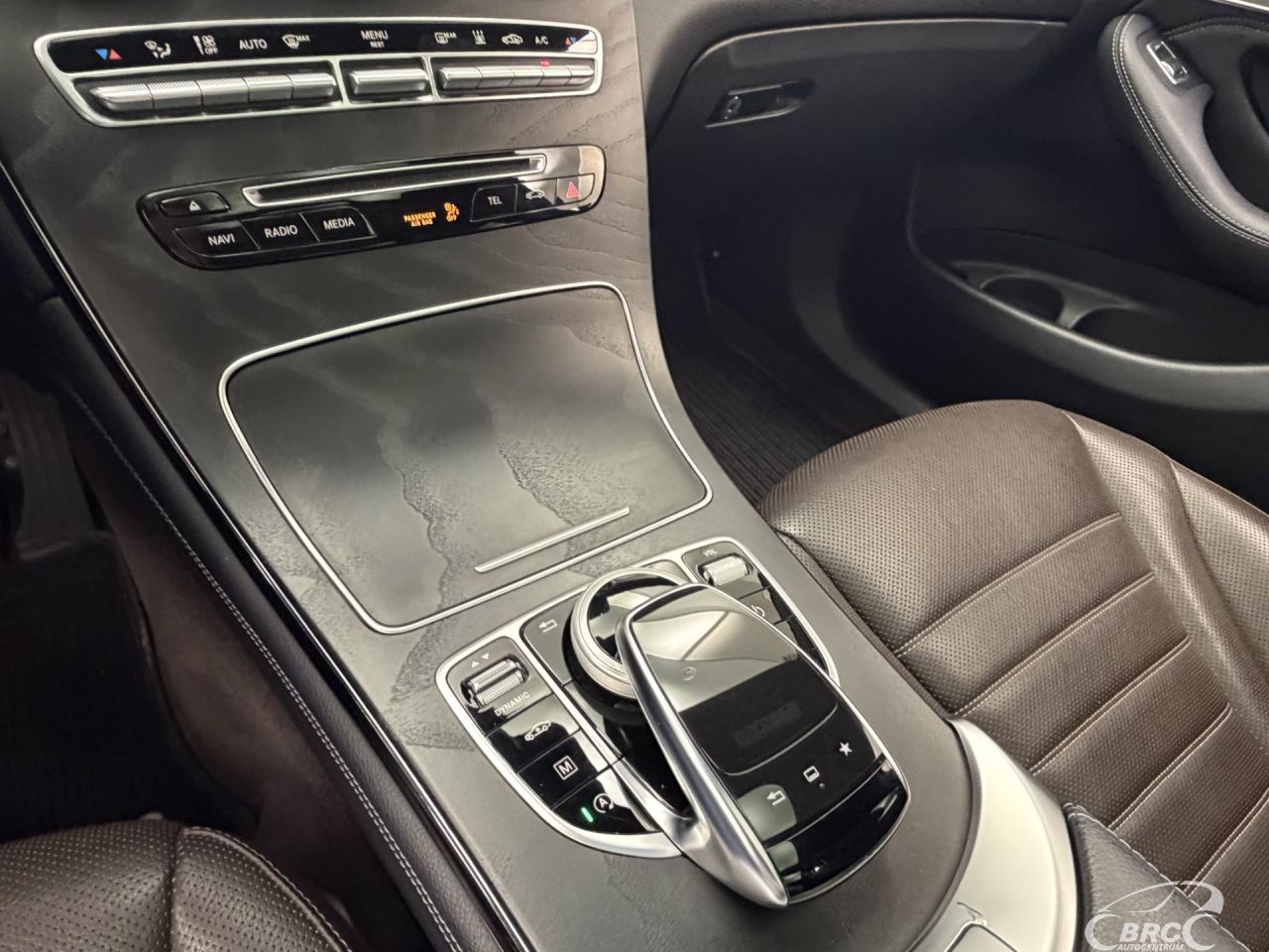 Mercedes-Benz GLC350 | 26